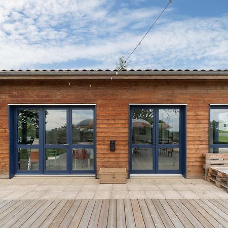 Camping Le Mont Libre - Cottage & Espace Nature - Gannat Exterior photo