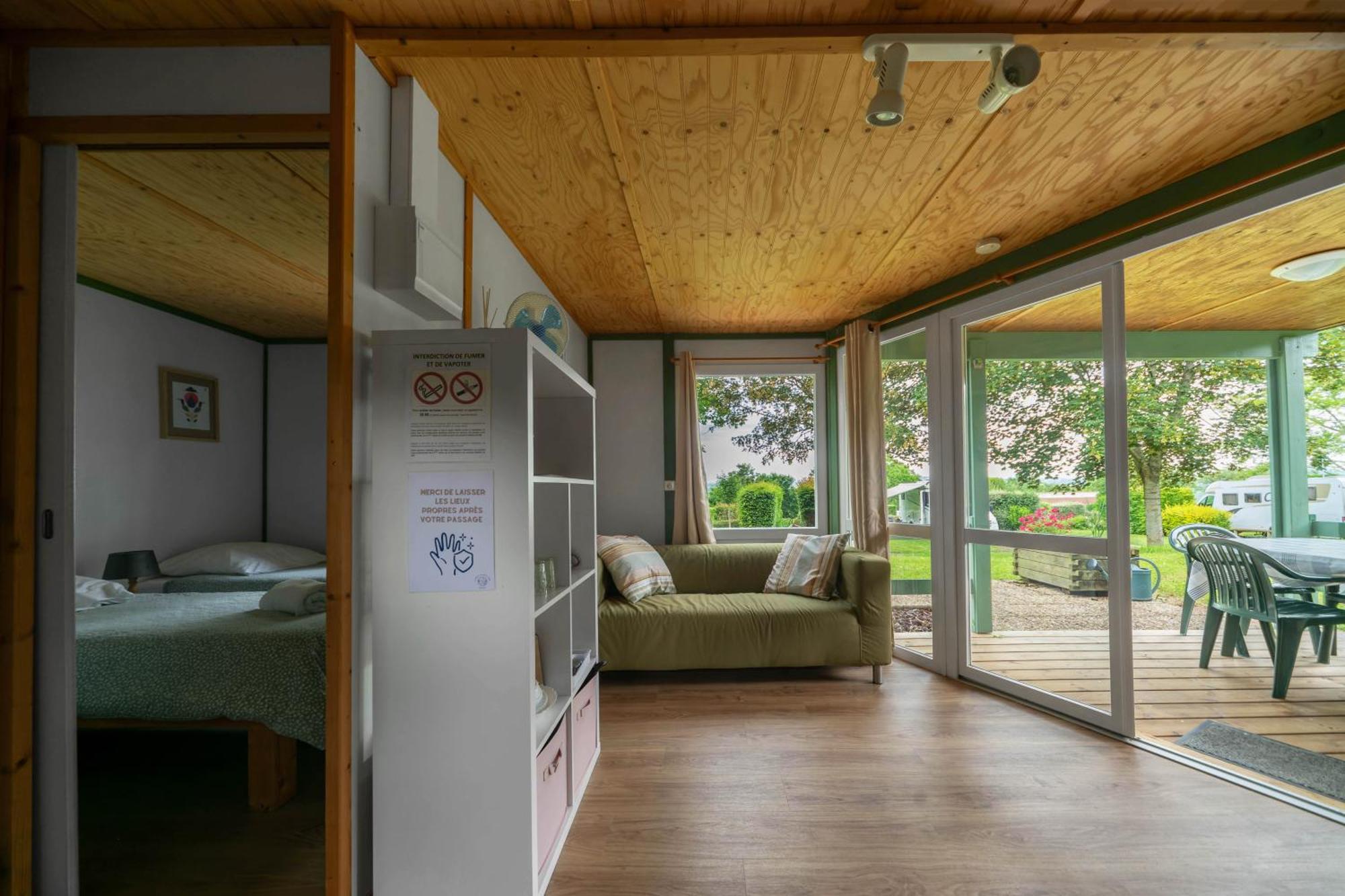 Camping Le Mont Libre - Cottage & Espace Nature - Gannat Exterior photo