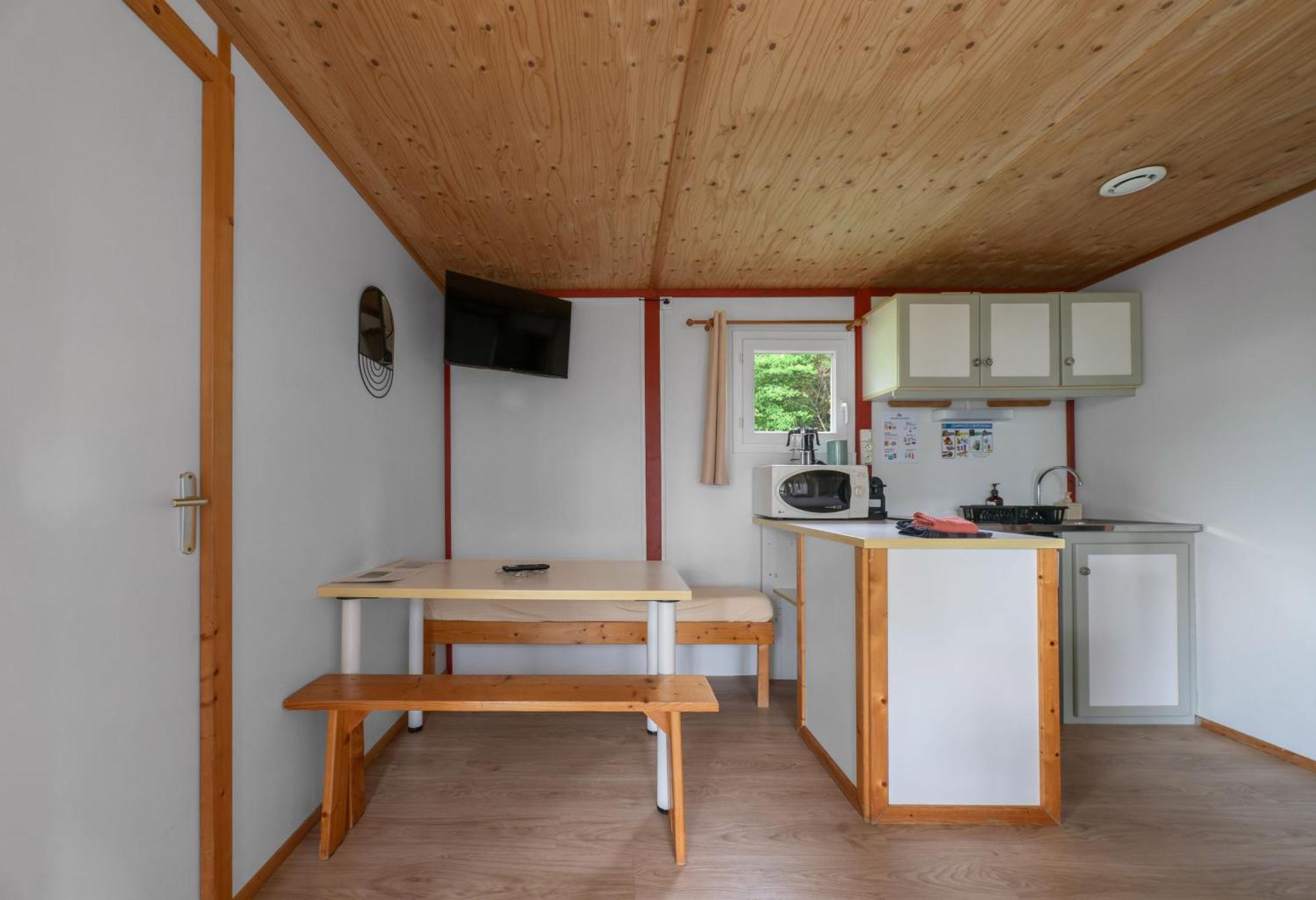 Camping Le Mont Libre - Cottage & Espace Nature - Gannat Exterior photo