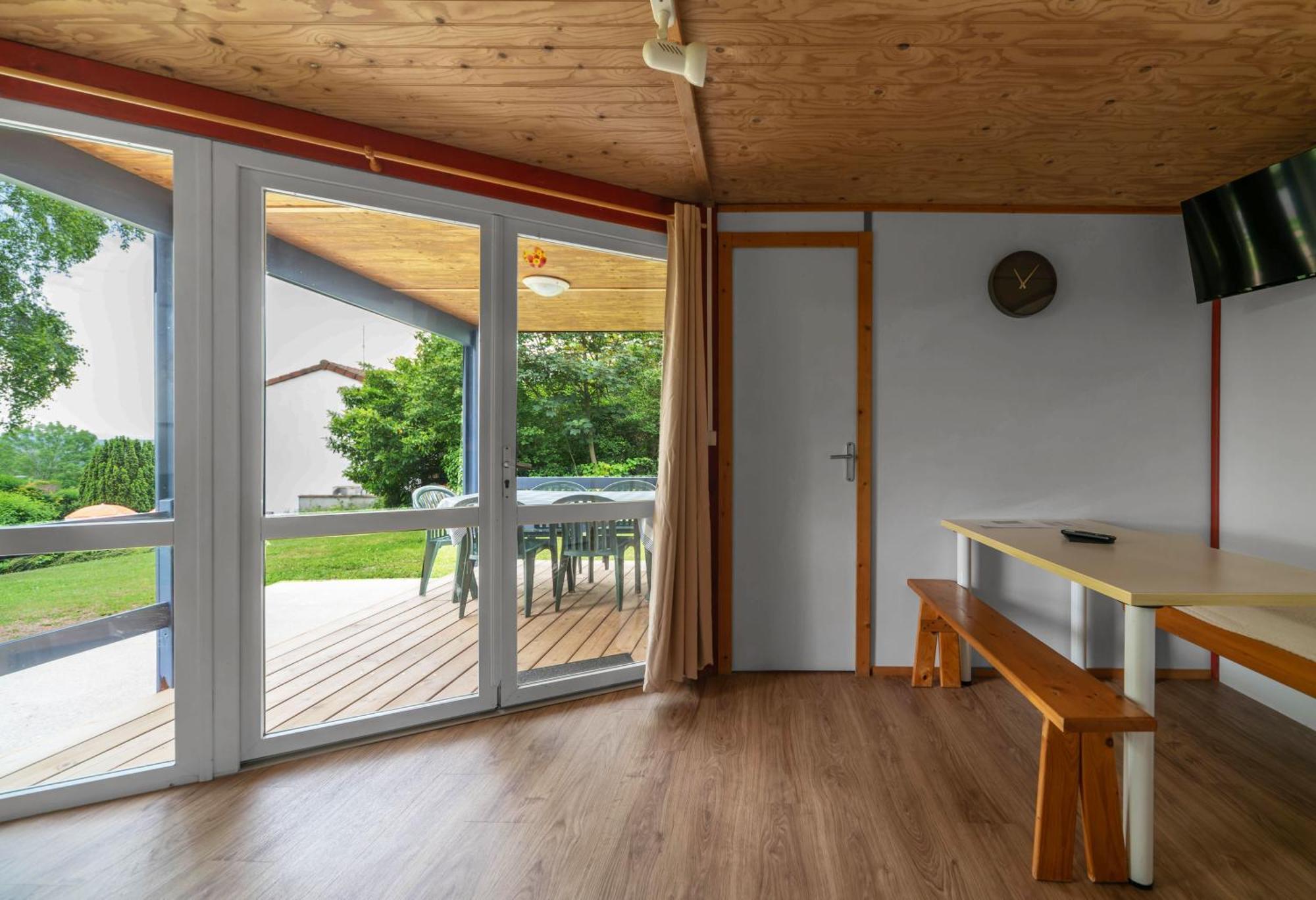 Camping Le Mont Libre - Cottage & Espace Nature - Gannat Exterior photo
